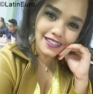 Date this stunning Brazil girl Mah from Mogin Guacu BR10705