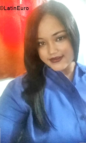 Date this pretty Dominican Republic girl Ana from Santo Domingo DO33376