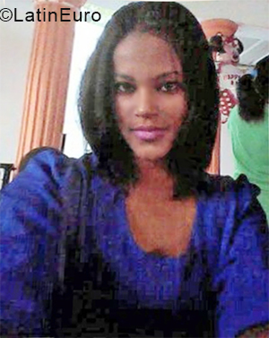 Date this attractive Dominican Republic girl Rosa from Santo Domingo DO33401