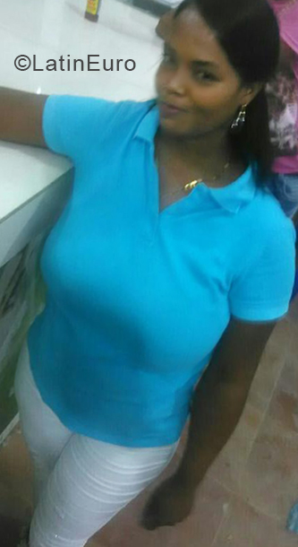 Date this young Dominican Republic girl Santa from Santo Domingo DO33402