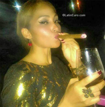 Date this nice looking Dominican Republic girl Mara from Bonao DO33410