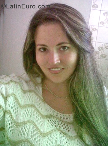 Date this cute Colombia girl Fernanda from Armenia CO24562