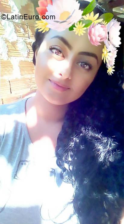 Date this pretty Brazil girl Ivis from Janaúba BR10716