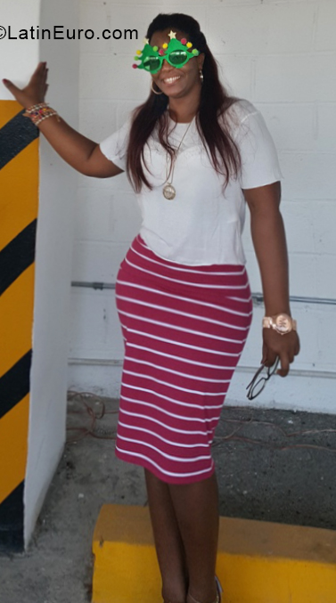 Date this pretty Dominican Republic girl Yaquelin from Santo Domingo DO33433