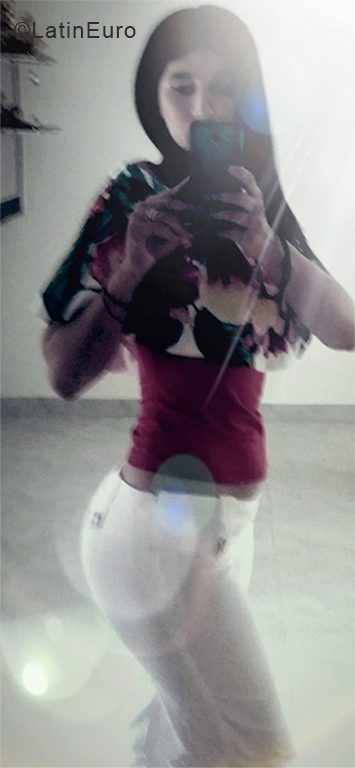 Date this voluptuous Colombia girl Abril from Cucuta CO24569