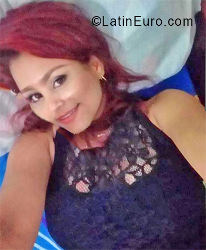 Date this hard body Colombia girl Jennifer from Barranquilla CO24585