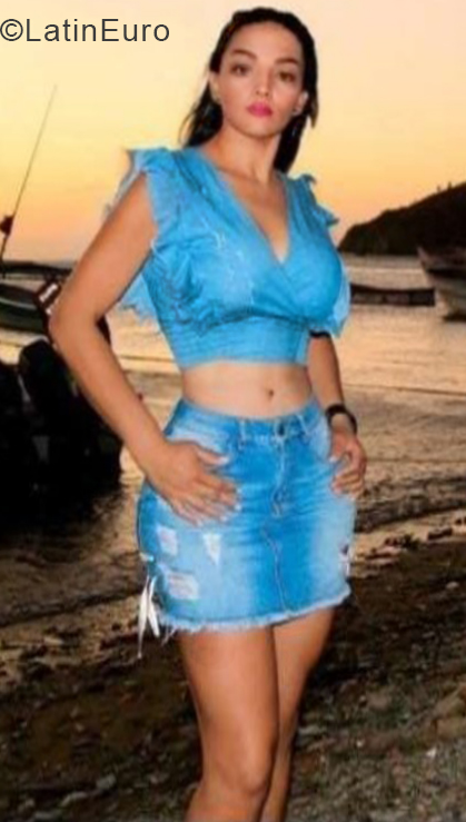Date this voluptuous Colombia girl Paola from Santa Marta CO24607
