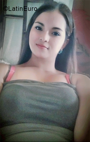 Date this gorgeous Honduras girl Yenifer from San Pedro Sula HN2579