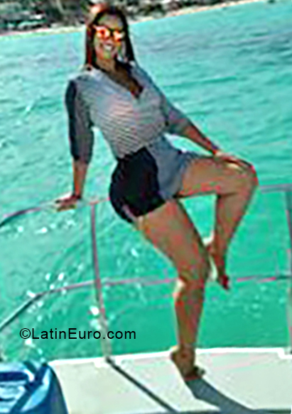 Date this lovely Venezuela girl Keila from Guatire VE2015