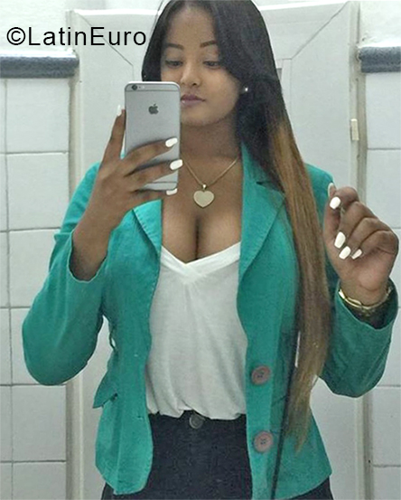 Date this passionate Dominican Republic girl Wilka from Santo Domingo DO33540