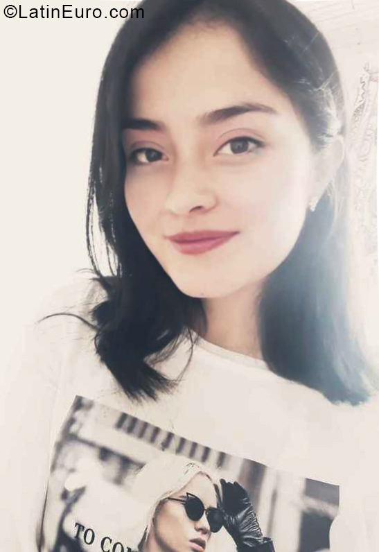 Date this pretty Colombia girl Sam from Bogota CO25059