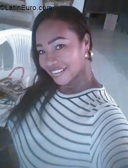 Date this foxy Colombia girl Maria from Tumaco CO24653