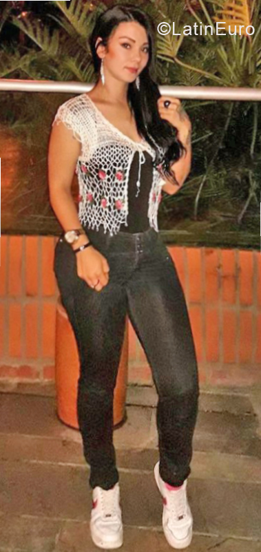 Date this voluptuous Colombia girl Nata from Medellin CO24663