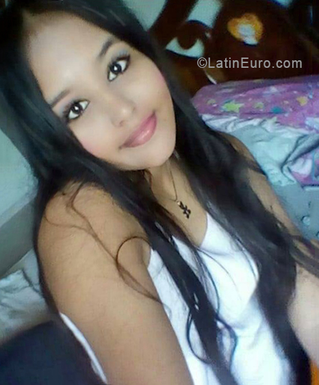 Date this exotic Venezuela girl Aria from caracas VE2035