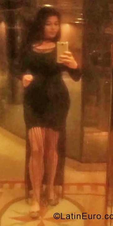 Date this foxy Colombia girl Paquri from Medellin CO24669