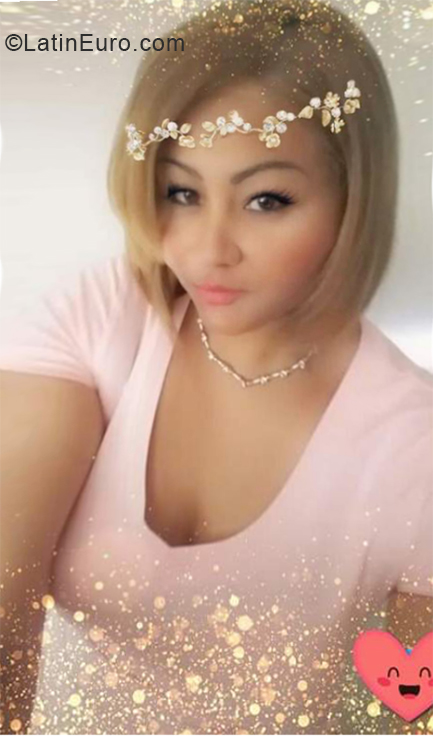Date this charming Dominican Republic girl Yohanna from Santiago DO33634