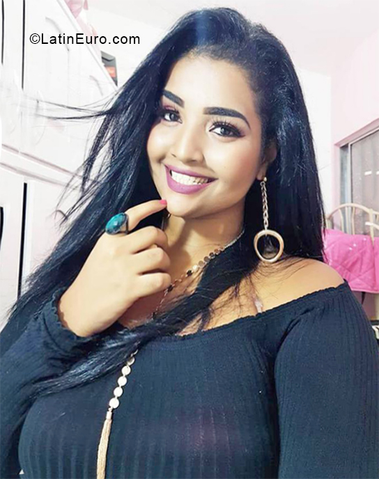 Date this pretty Brazil girl Cibele from Recife BR10740