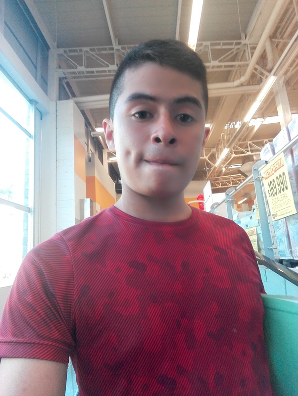 Date this tall Colombia man Sergio from Bogota CO24731