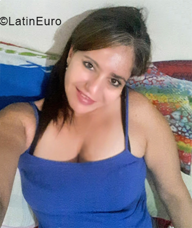 Date this attractive Colombia girl ADRIANA from Medellin CO24736