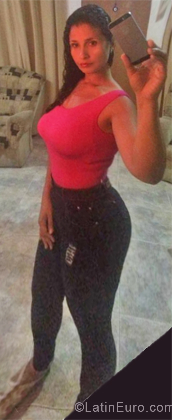 Date this sultry Venezuela girl Mariana from Puerto la Cruz VE2068
