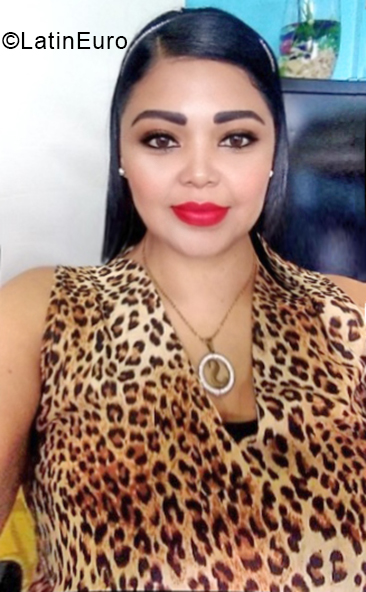 Date this beautiful Honduras girl Karina from Tegucigalpa HN2659