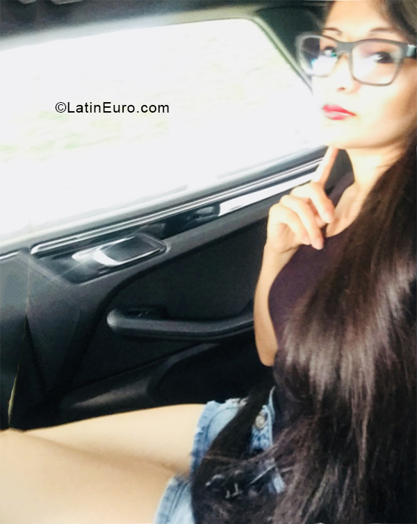 Date this georgeous Peru girl Lesly from Lima PE1334