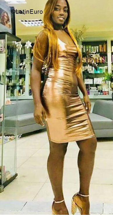 Date this happy Dominican Republic girl Vivi from Santo Domingo DO33807