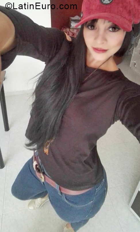 Date this georgeous Colombia girl Lady from Bogota CO24793