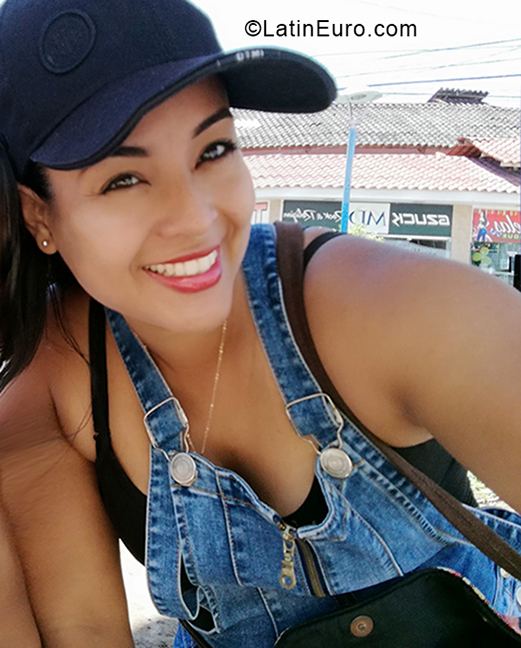 Date this good-looking Peru girl Garesmir from Pucalla PE1338