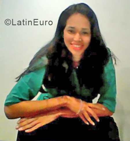 Date this sensual Venezuela girl Carmen from Anzoategui VE2106