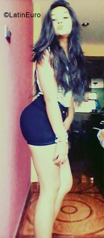 Date this happy Peru girl Anghela from Lima PE1340