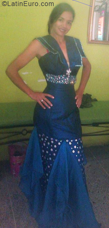 Date this gorgeous Venezuela girl Osmary from Coro VE3369