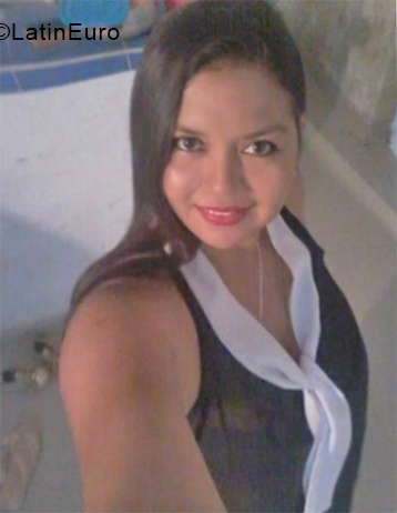 Date this gorgeous Colombia girl Erika from Cartagena CO24828