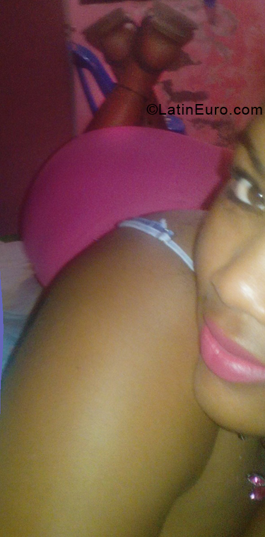 Date this young Dominican Republic girl Rosalyn from Santo Domingo DO33917