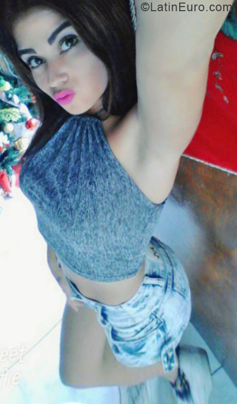 Date this passionate Venezuela girl Alexandra from Libertador VE2134