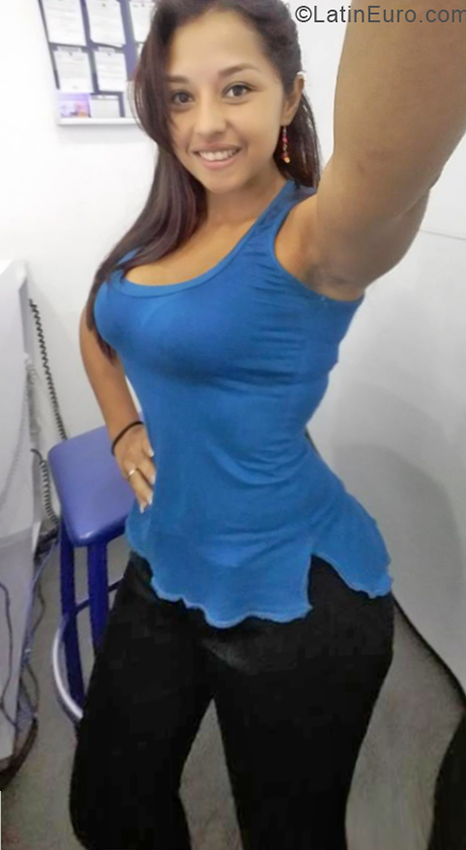 Date this exotic Venezuela girl Isabella from Caracas VE2135