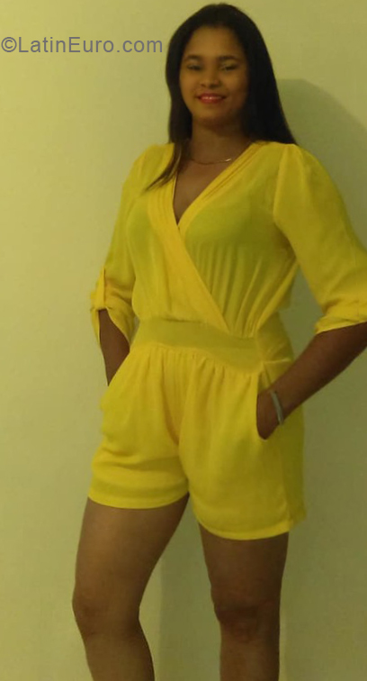 Date this cute Dominican Republic girl Alba from Higuey DO34021
