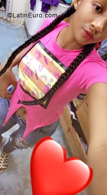 Date this young Dominican Republic girl Danylis from San Pedro De Macoris DO34063