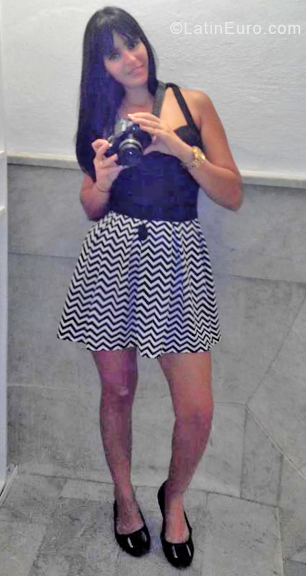 Date this charming Cuba girl Lisbeth from Havana CU482