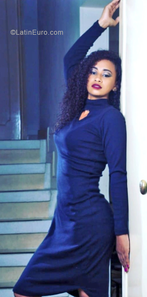 Date this exotic Colombia girl Marcela from Cali CO24973