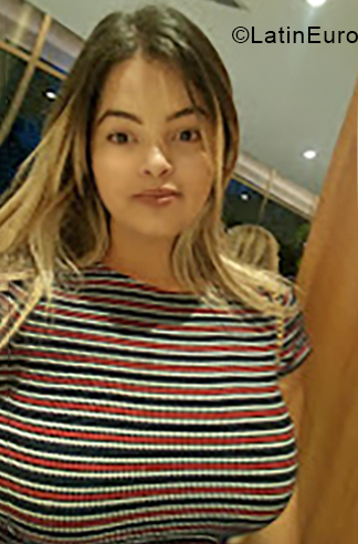 Date this good-looking Brazil girl Monique from Sao Paulo BR10781