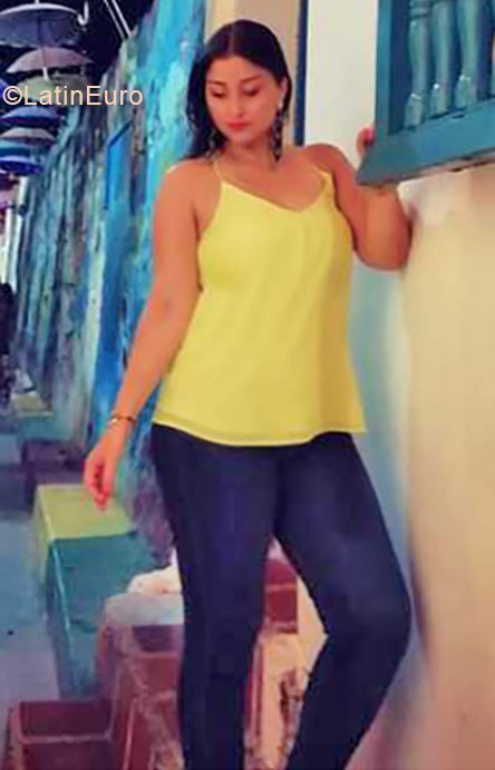 Date this passionate Colombia girl Eileen from Cartagena CO25013