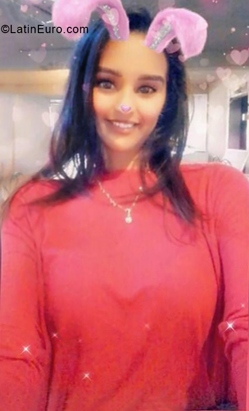 Date this charming Venezuela girl Maurine from Carupano VE2193