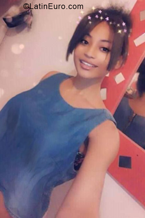 Date this attractive Panama girl Angela from Panama PA1283