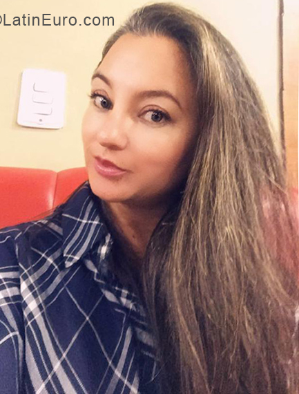 Date this stunning Colombia girl Sandra from Armenia CO25093