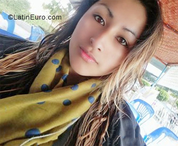 Date this stunning Peru girl Naysha from Tacna PE1363
