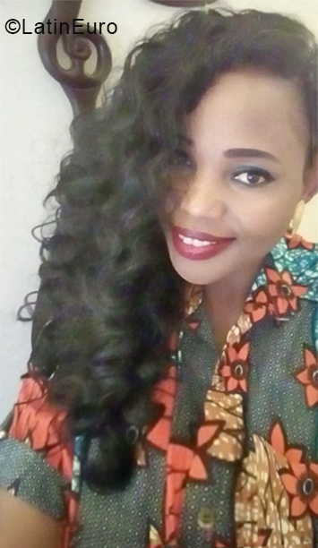 Date this beautiful France girl Zayana from Vous pouvez continuer sans région FR300