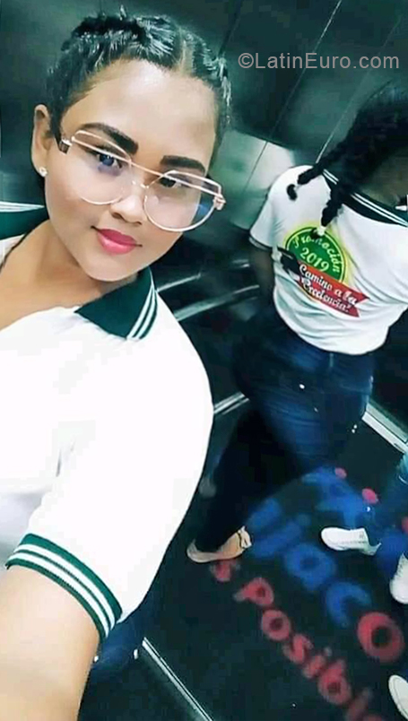 Date this gorgeous Colombia girl Yerle from Barranquilla CO25128