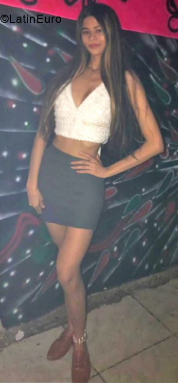 Date this sultry Colombia girl Dani from Cartagena CO25135