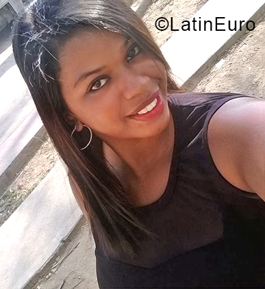 Date this good-looking Venezuela girl Leidy from Caracas VE3962